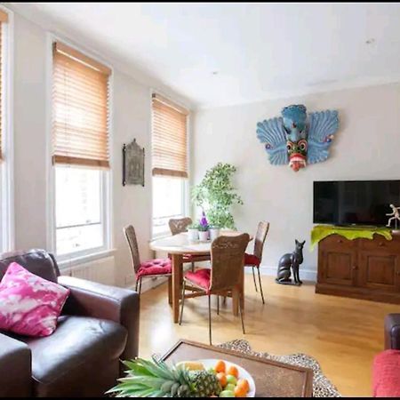Boho Chic In Chelsea Apartment Лондон Екстериор снимка