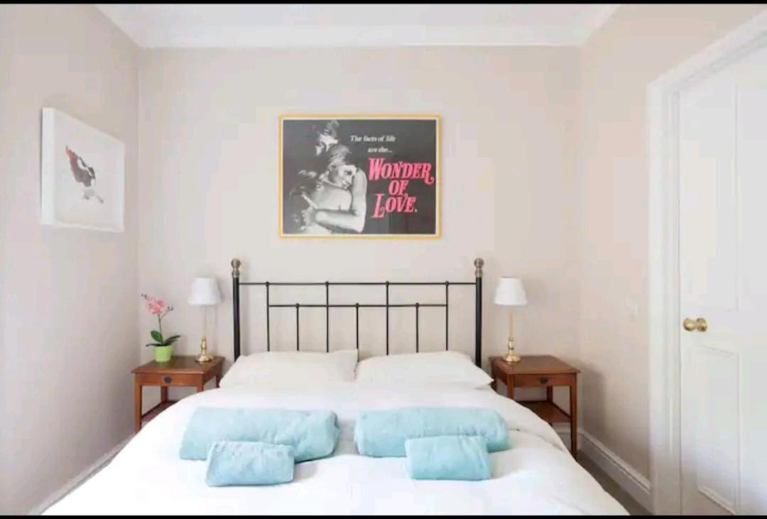 Boho Chic In Chelsea Apartment Лондон Екстериор снимка